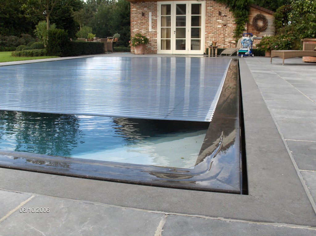 T&A AquaTop Unterflur-Abdeckung mit Rohrmotor und Fernbedienung inkl Lamellen