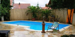 Bali Rechteckbecken Megaset Schwimmbecken Sunset-Super-Paket Römische Treppe Licht Gegenschwimmanlage