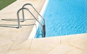 Fliesenstein Toskana 495 x 495 mm 35 mm stark Oberfläche sandgestrahlt