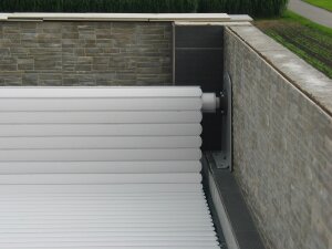 Bieri Aufrollvorrichtung ROLLFIX COMPACT mit Rohrmotor Bodenmontage