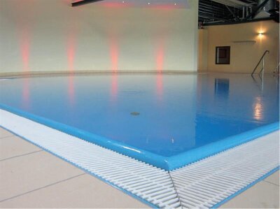 Bali-Rechteckbecken - Schwimmbecken  mit Überlaufrinne