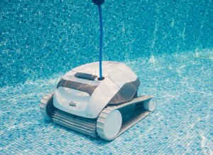 Dolphin E10 Poolroboter Poolsauger mit Aktivbürste und Filterkorb