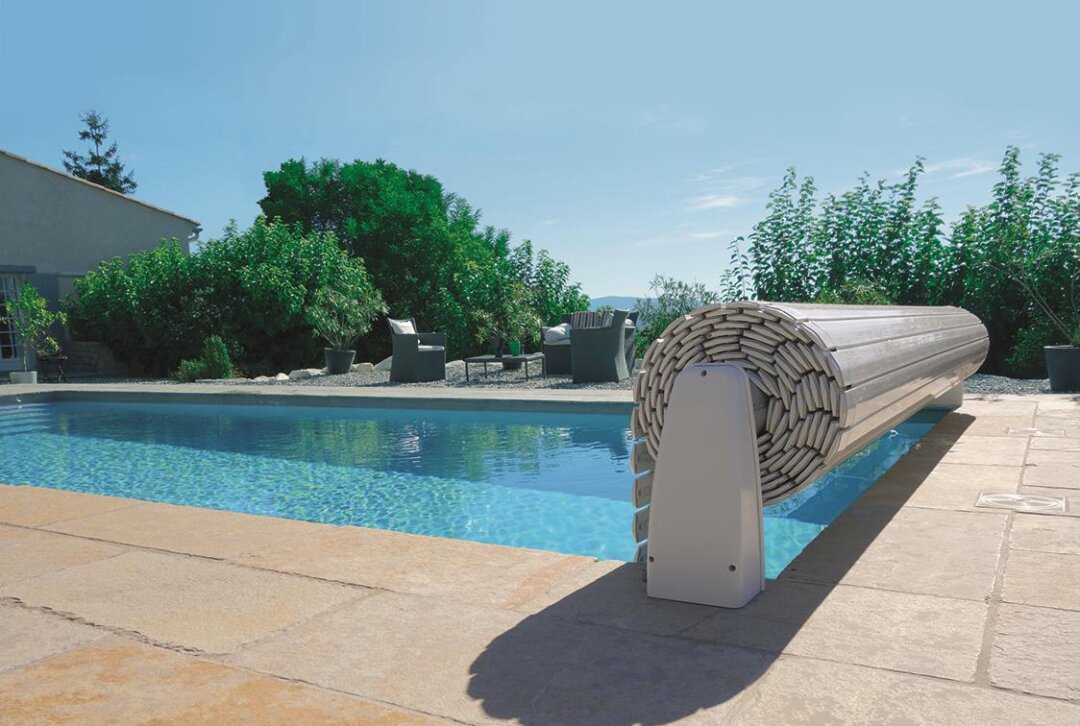 Walter Piscine Oberflur-Rollladen WALU ROLL JUNIOR mit Elektroantrieb Ausführung Flügelkappen