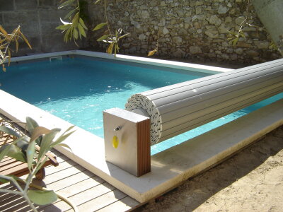 Oberflur-Aufrollvorrichtung AquaTop bis 4,5 m Beckenbreite inkl. Montagematerial 1x Wand