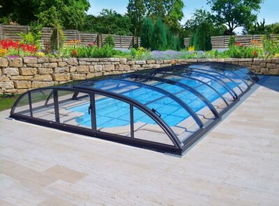 Alukov Schwimmbadüberdachung Azure Flat Compact Typ 5 - 4,25x8,55x0,90m Seiteneinstieg Rechts