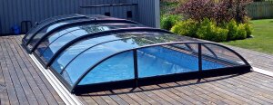 Alukov Schwimmbadüberdachung Azure Flat Compact Typ 5 - 4,25x8,55x0,90m Seiteneinstieg Rechts