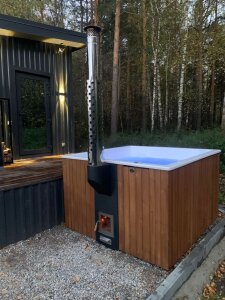 Badefass mit Ofenheizung für den Außenbereich Hottub Elite Quattro 180