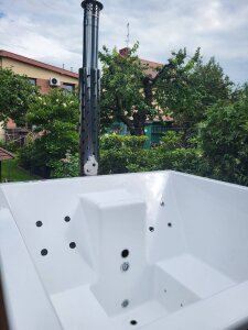 Badefass mit Ofenheizung für den Außenbereich Hottub Elite Quattro 180