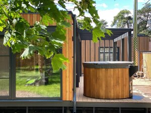 Badefass mit interner Ofenheizug für den Außenbereich Hottub Elite 200