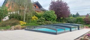 Poolüberdachung PARADE – Seriengröße 4,25 × 8,50 x 0,932 m mit Schiebetür links