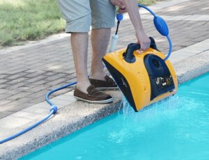 Dolphin W20 PVC Poolroboter – für flache...