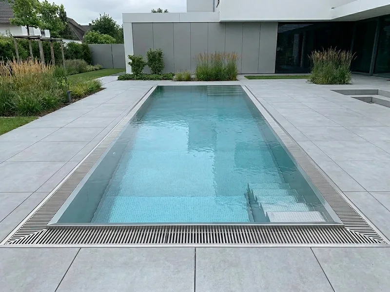 Edelstahl-Pool matt gebürstet