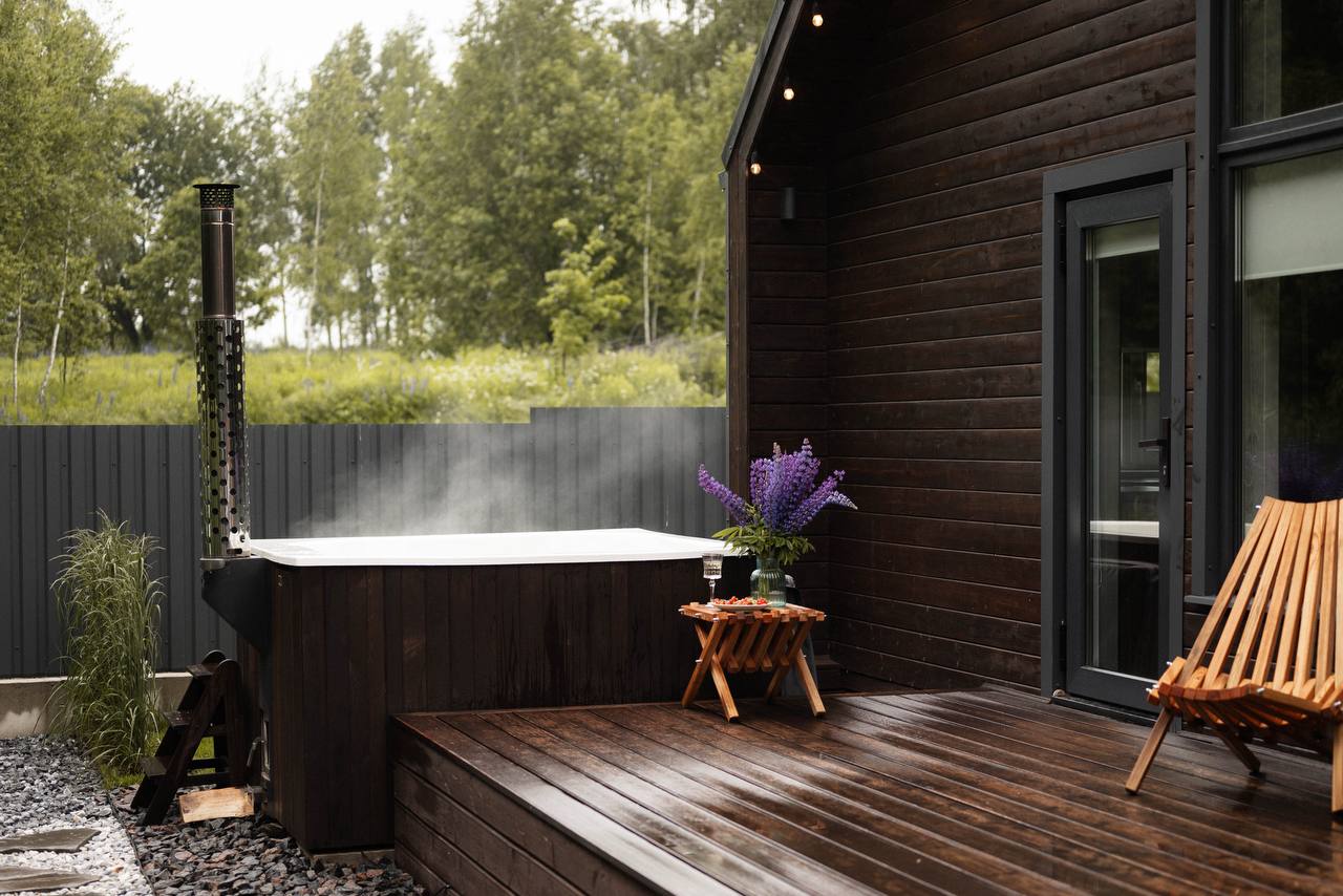 Badefass Elite Quattro Serie mit Terrasse – Gesamtansicht